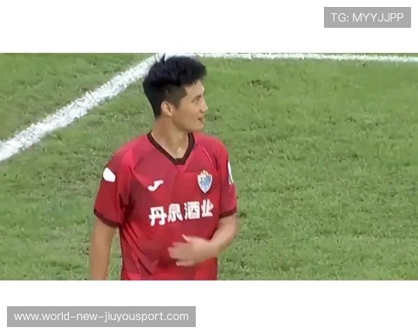 上海申花锋线加练射门，近角抽射连中死角