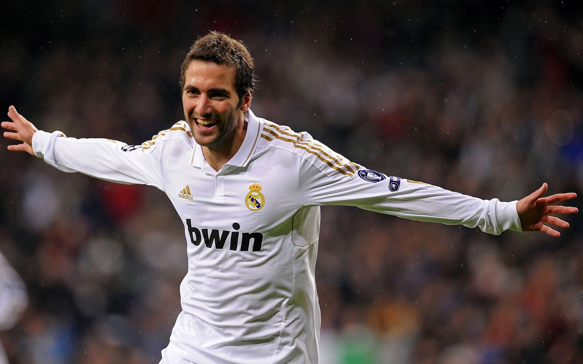 瓦科续约被抬价？泰山队仍有主动权，外租4将合同到期留住段刘愚